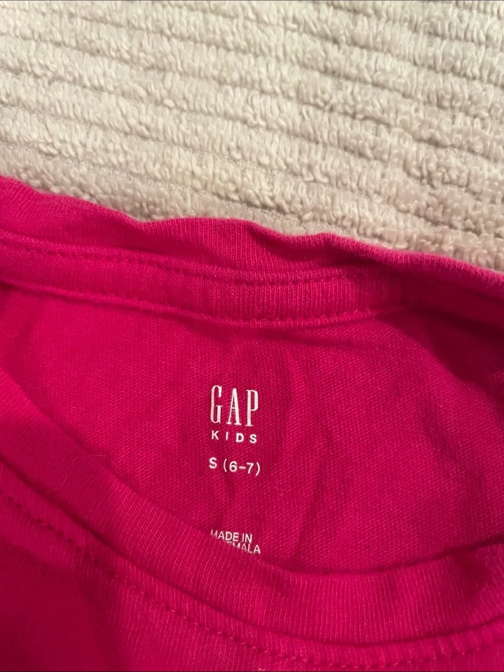 GAP Hot Pink Graphic Tee with Pink Heart Prints